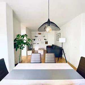 Gmc Turistics - The Picasso Neighborhood House Apartment